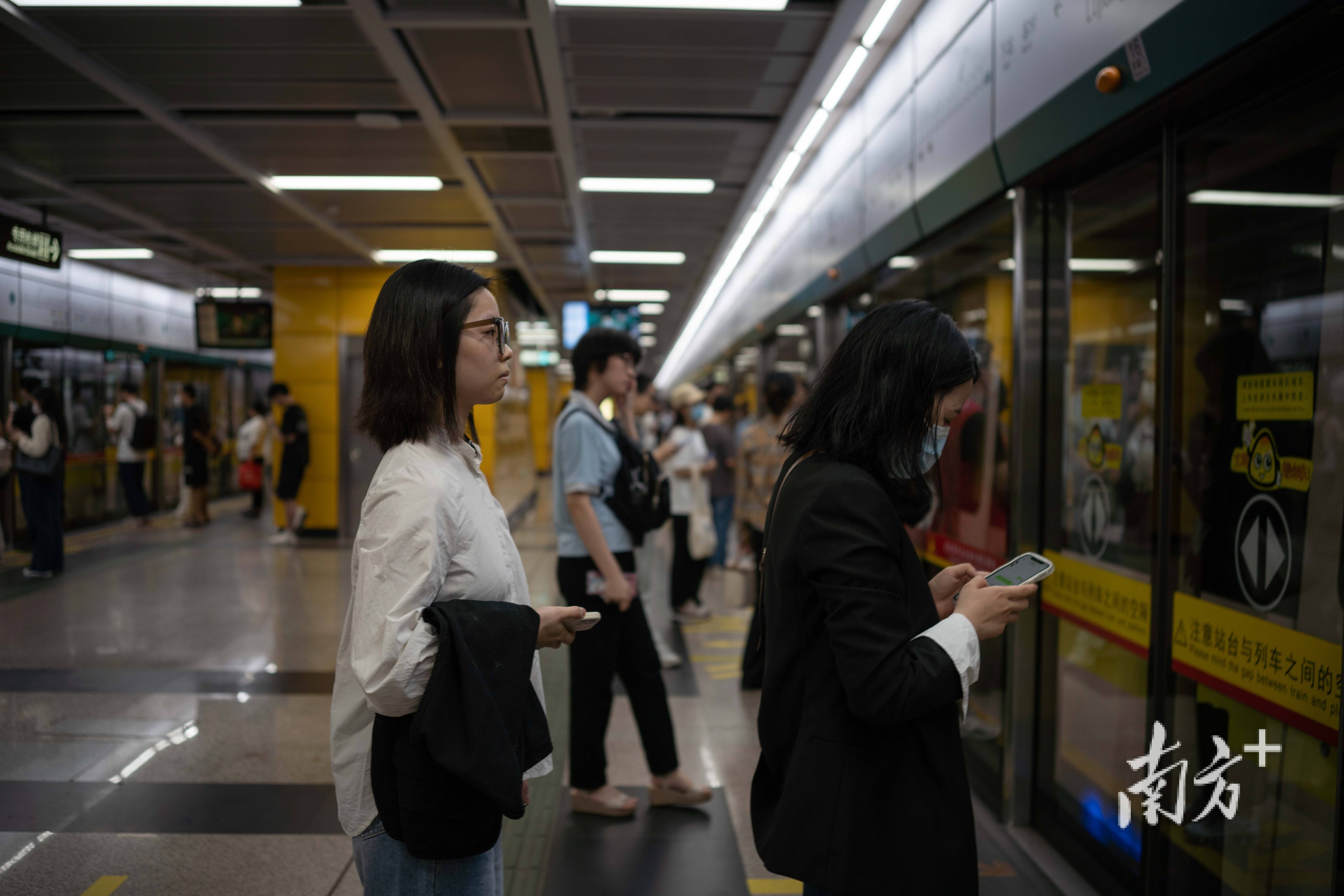 整理职场“爽文”背后企业若何留住这届年青人？｜南方深读赢博体育(图2)