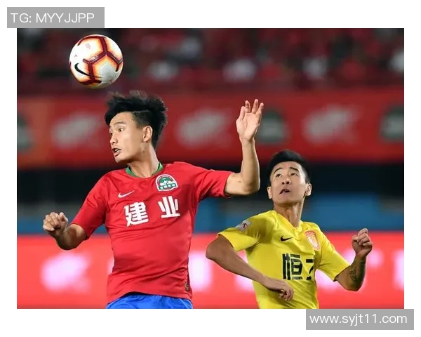 河南建业与大连人激战正酣谁能在这场对决中笑到最后