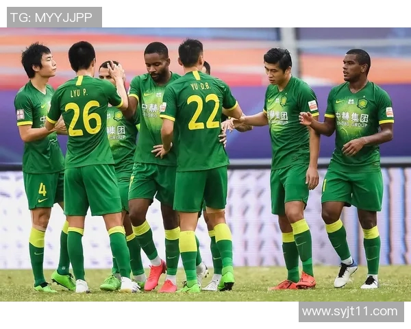 国安与鲁能激战22轮赛场争夺胜利荣耀的精彩对决