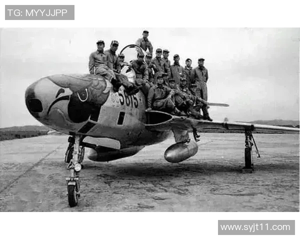 西班牙队服的历史演变与设计理念探讨及其在国际赛事中的影响力分析