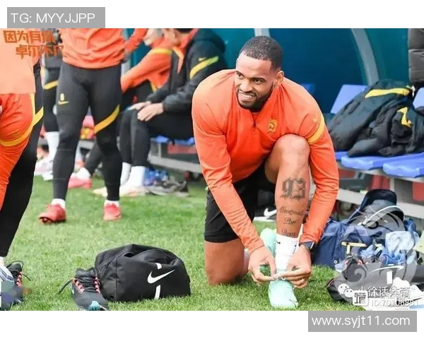 亚自由与飓风队的巅峰对决谁能在这场比赛中笑到最后